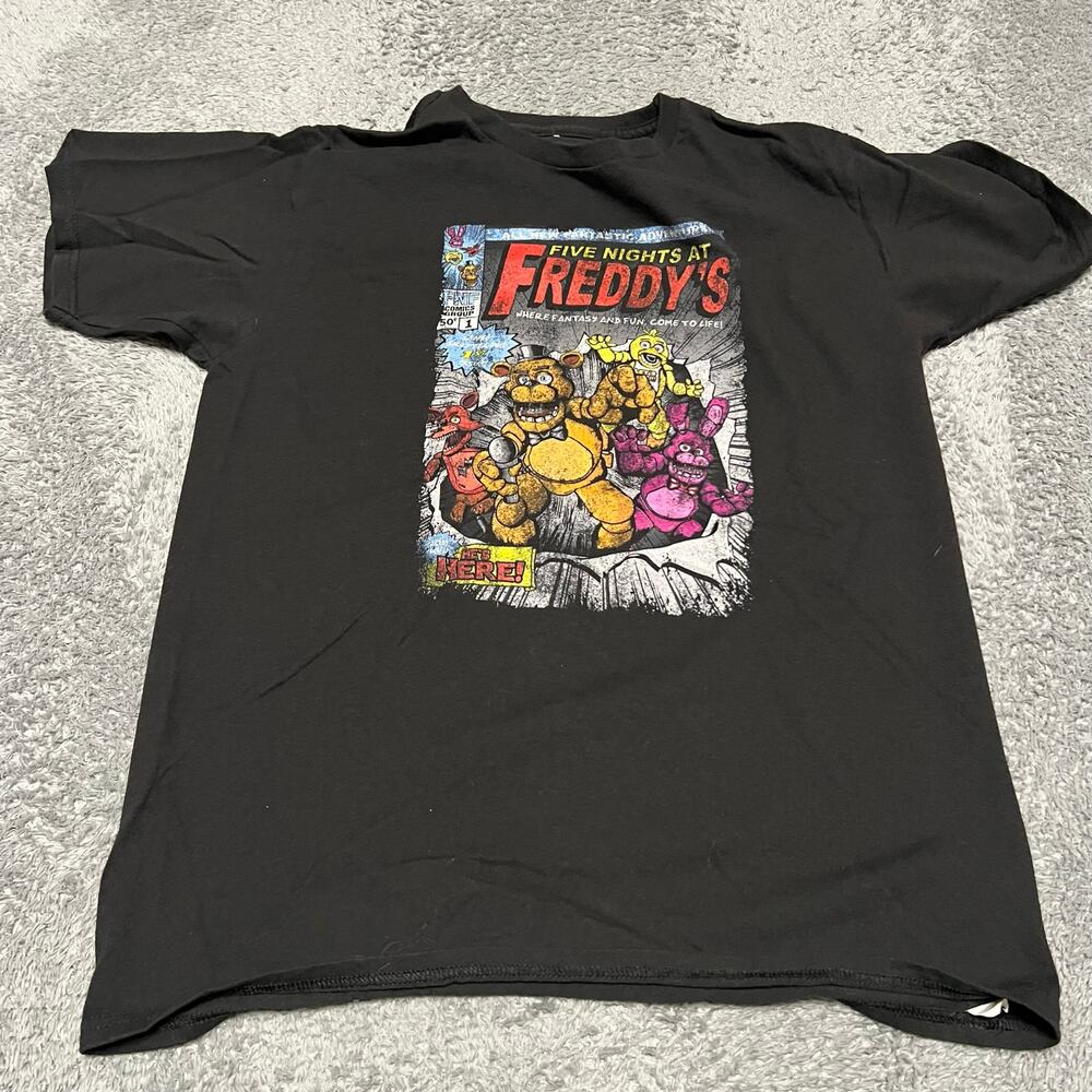 Five Nights at Freddy’s Shirt Mens Small ? black Graphic Comic Tshirt